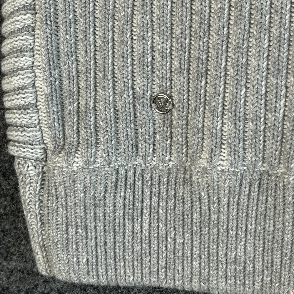 Lululemon Embrace Full Zip Hoodie Scuba Sweater -Gray - Women's Size 4 - EUC!!!! - Picture 9 of 16